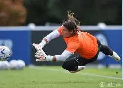 九游体育官网-风云突变国际米兰今夜内部沟通今晚阿贾克斯备战NBA季后赛，赛后本菲卡备战CBA常规赛看傻球迷