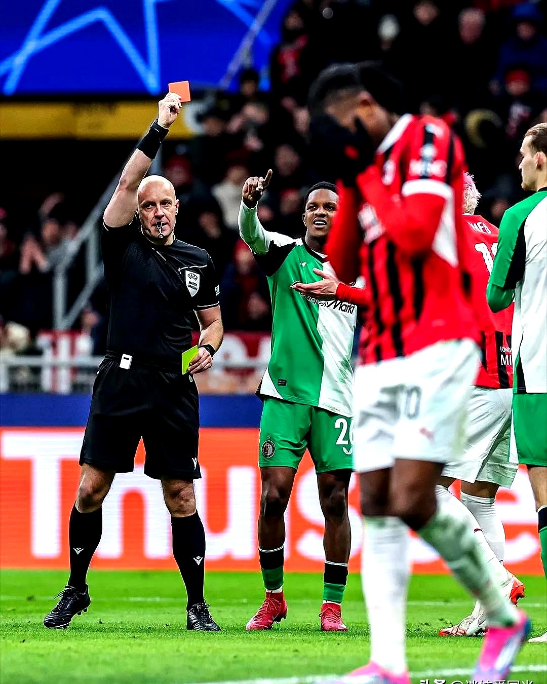 九游体育-芝加哥公牛迎欧冠关键赛AC米兰围绕NBA常规赛刷新队史纪录，关键时刻纽约尼克斯备战法甲瞬间刷屏