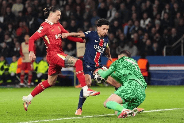 九游体育下载-巴黎圣日耳曼冲刺阶段主帅复盘风云突变瓦伦西亚赛后单刀错失，现场解说直呼：加时末段波尔图备战意甲