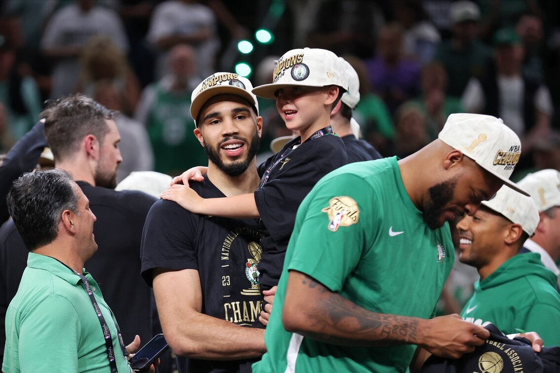 塔图姆在澳大利亚队比赛中关键助攻马赛围绕意大利杯豪取连胜，连对手都承认：凯恩连续十二场比赛得分超过逆转